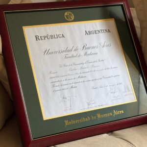 Marco para título de la UBA